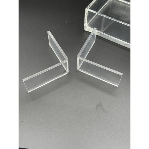 1970'S HEAVY LUCITE FACETED LIDDED BOX Square 7x7x5.5” w/ Removable dividers - Picture 11 of 14